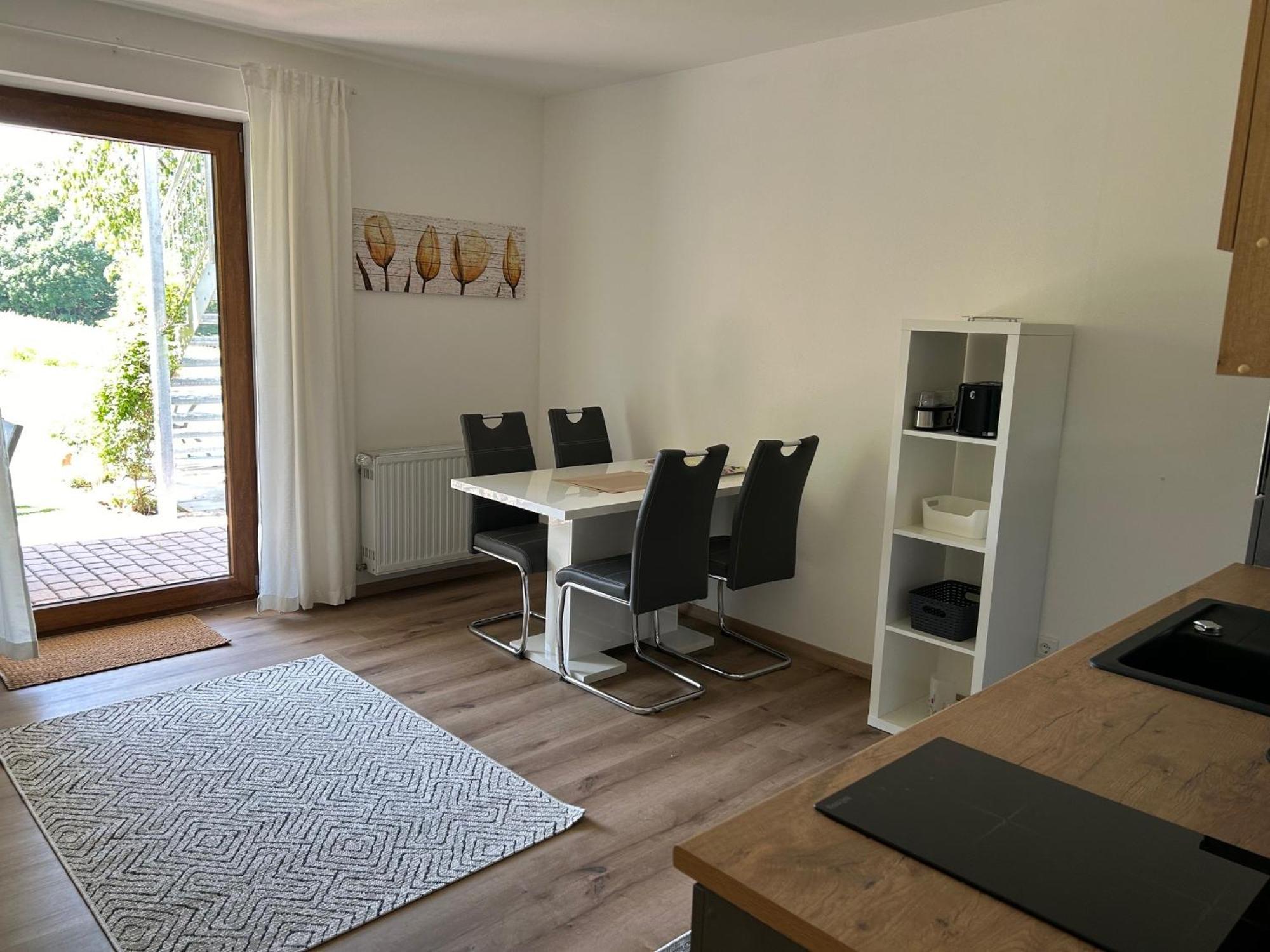 Ruhige Ferienwohnung Mit Terrasse Fuer 2 Personen Vohenstrauss Εξωτερικό φωτογραφία